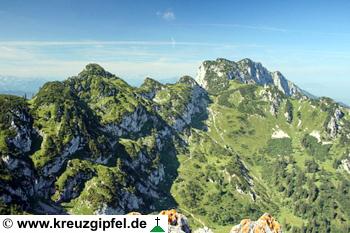 Achselköpfe und Benediktenwand mit Rotöhrsattel